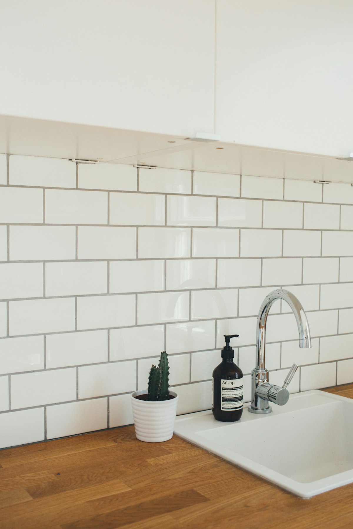 White subway tile kitchen backsplash